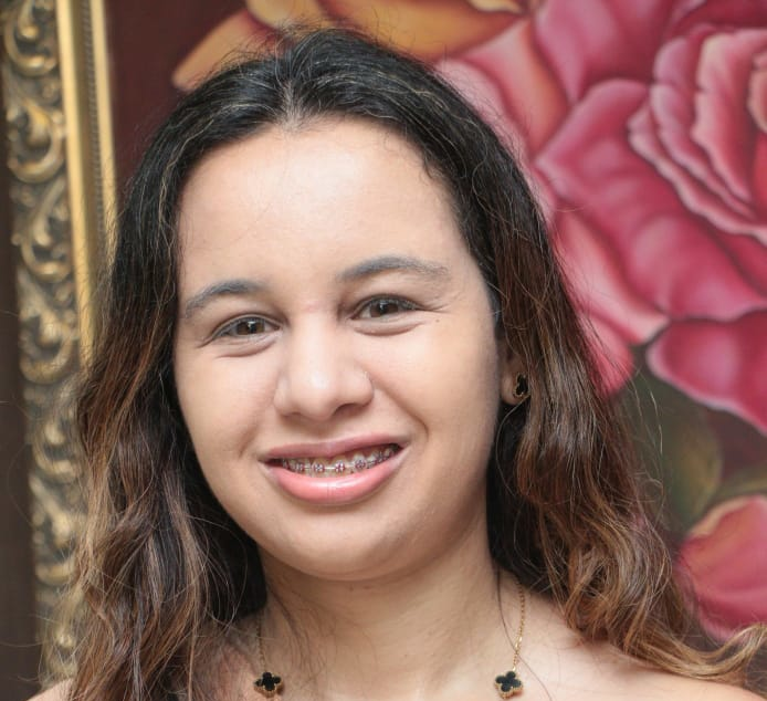 Foto de Thamires Batista de Souza — Ex-aluna do IEA, pessoa beneficiada pelo Instituto Ester Assumpção